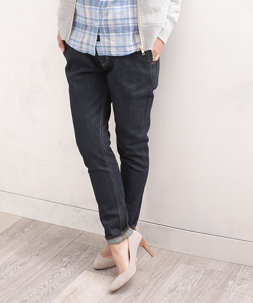 NANO universe（ナノユニバース）の「テーパードデニムパンツ（デニムパンツ・レディース・ネイビー/ブルー/インディゴブルー・36/34/38）」の2枚目の写真