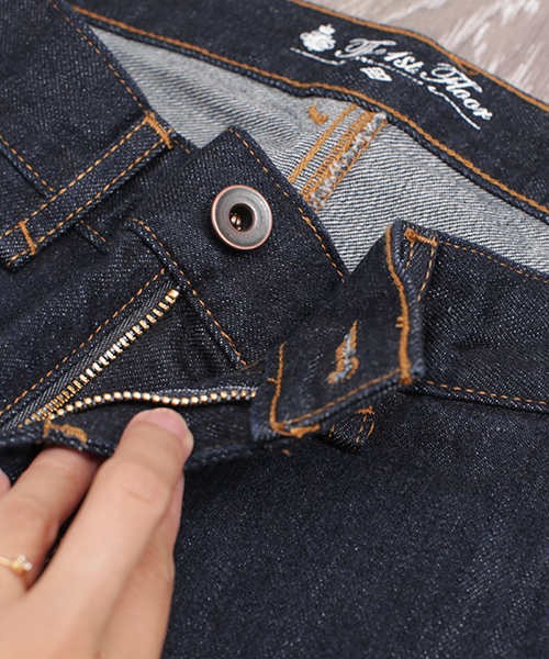 NANO universe（ナノユニバース）の「テーパードデニムパンツ（デニムパンツ・レディース・ネイビー/ブルー/インディゴブルー・36/34/38）」の15枚目の写真