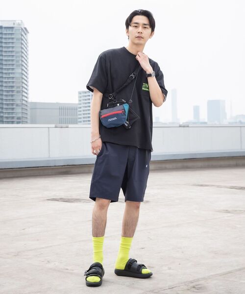 Manhattan Portage（マンハッタンポーテージ）の「【WEB限定/SHIPS別注】Manhattan Portage: ネオンカラー エンブロイダリー ロゴ Tシャツ（Tシャツ/カットソー・メンズ・ホワイト/グレー/ブラック/ナチュラル・SMALL/MEDIUM/X-LARGE/LARGE）」の16枚目の写真