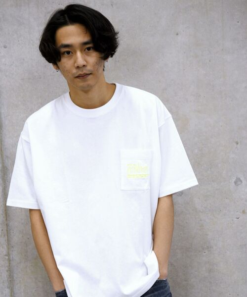 Manhattan Portage（マンハッタンポーテージ）の「【WEB限定/SHIPS別注】Manhattan Portage: ネオンカラー エンブロイダリー ロゴ Tシャツ（Tシャツ/カットソー・メンズ・ホワイト/グレー/ブラック/ナチュラル・SMALL/MEDIUM/X-LARGE/LARGE）」の20枚目の写真