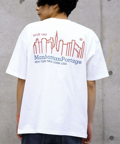 Manhattan Portage（マンハッタンポーテージ）の「【WEB限定/SHIPS別注】Manhattan Portage: ネオンカラー エンブロイダリー ロゴ Tシャツ（Tシャツ/カットソー・メンズ・ホワイト/グレー/ブラック/ナチュラル・SMALL/MEDIUM/X-LARGE/LARGE）」の5枚目の写真