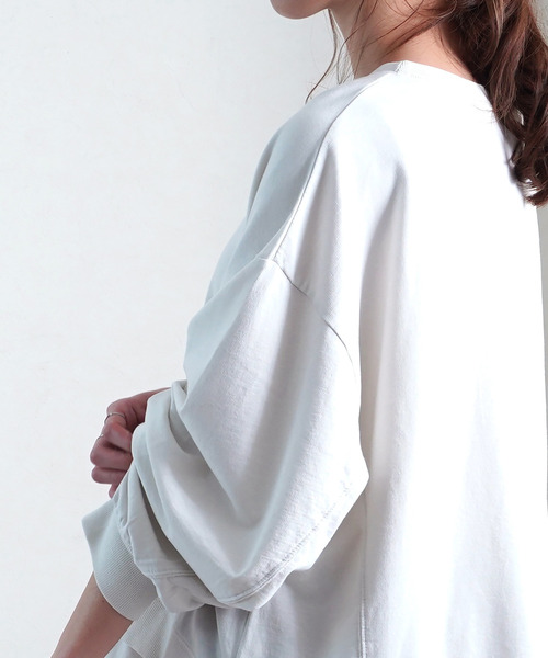 Fizz（フィズ）の「【Fizz/フィズ】　USED加工　裏毛レイヤード風デザイントップス（スウェット・レディース・ブラック/アイボリー/グレイッシュベージュ/ブルー・M）」の14枚目の写真