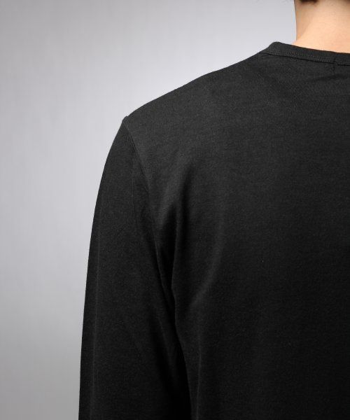 HARE(ハレ)の「温度調整機能/アウトラストクルーネックカットソー【HARE】(Tシャツ/カットソー・メンズ・オフホワイト/ブラック/グレー/ネイビー・SMALL/LARGE/MEDIUM)」の12枚目の写真