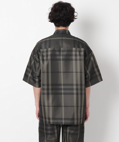 THE SHOP TK （ザ ショップ ティーケー ）の「◆【WEB限定】ビッグシルエットスケーターシャツ/合皮/オンブレー/チェック/セットアップ対応可（シャツ/ブラウス・メンズ・ベージュ系/ダークグリーン系1/ライトグリーン系/ブラック/ブラック系/ブルー系・01/02/03/04）」の12枚目の写真