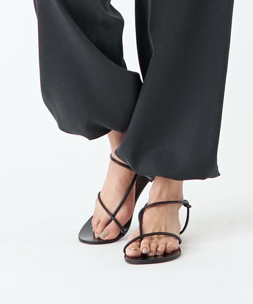 RIVE DROITE（リヴドロワ）の「【LAOCOONTE(ラオコンテ)】チューブサンダル（サンダル・レディース・ブラック・36/37/38）」の2枚目の写真