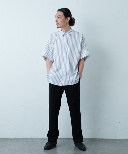 Lui's（ルイス）の「ストライプドルマンデザイン ビッグシャツ（シャツ/ブラウス・メンズ・ホワイト/ブルー・SMALL/MEDIUM）」の3枚目の写真