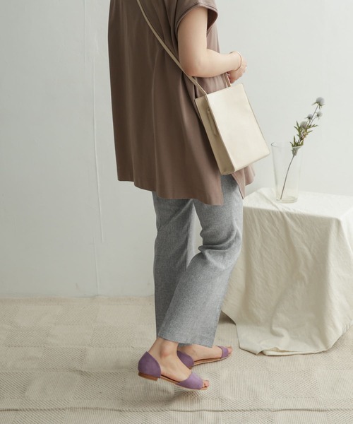 URBAN RESEARCH DOORS(アーバンリサーチドアーズ)の「リネンライクフレアイージーパンツ(その他パンツ・レディース・ベージュ/グレー・38/36)」の3枚目の写真