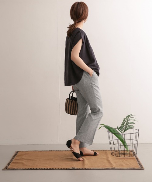 URBAN RESEARCH DOORS(アーバンリサーチドアーズ)の「リネンライクフレアイージーパンツ(その他パンツ・レディース・ベージュ/グレー・38/36)」の13枚目の写真