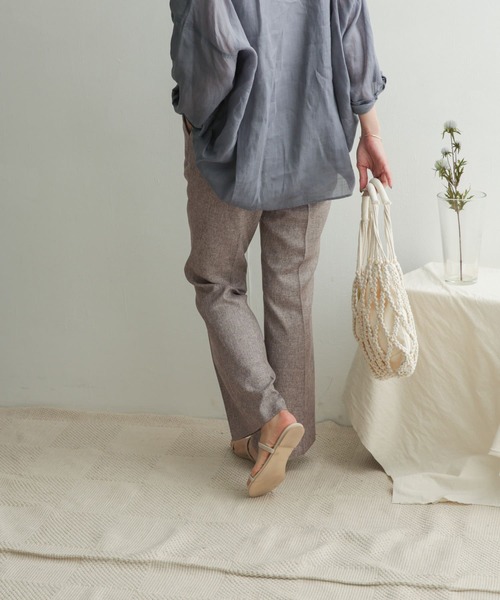 URBAN RESEARCH DOORS(アーバンリサーチドアーズ)の「リネンライクフレアイージーパンツ(その他パンツ・レディース・ベージュ/グレー・38/36)」の5枚目の写真