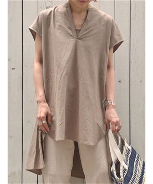 Samansa Mos2 blue（サマンサモスモスブルー）の「キーネックフレアチュニック（シャツ/ブラウス・レディース・モカ/チャコール/ライトベージュ・ﾌﾘ-）」の3枚目の写真