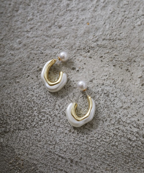 Birthday room（バースデイルーム）の「ドロップウェーブシルエットピアス（ピアス（両耳用）・レディース・ホワイト/ベージュ/ブラウン/クリア・FREE）」の7枚目の写真