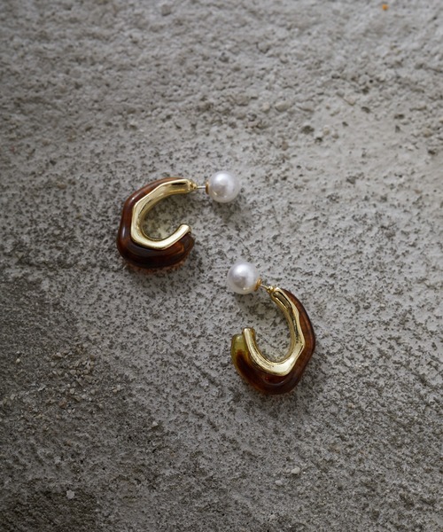 Birthday room（バースデイルーム）の「ドロップウェーブシルエットピアス（ピアス（両耳用）・レディース・ホワイト/ベージュ/ブラウン/クリア・FREE）」の9枚目の写真