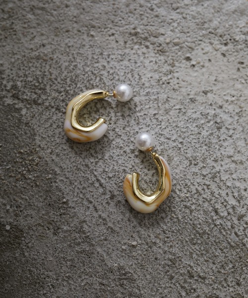 Birthday room（バースデイルーム）の「ドロップウェーブシルエットピアス（ピアス（両耳用）・レディース・ホワイト/ベージュ/ブラウン/クリア・FREE）」の11枚目の写真