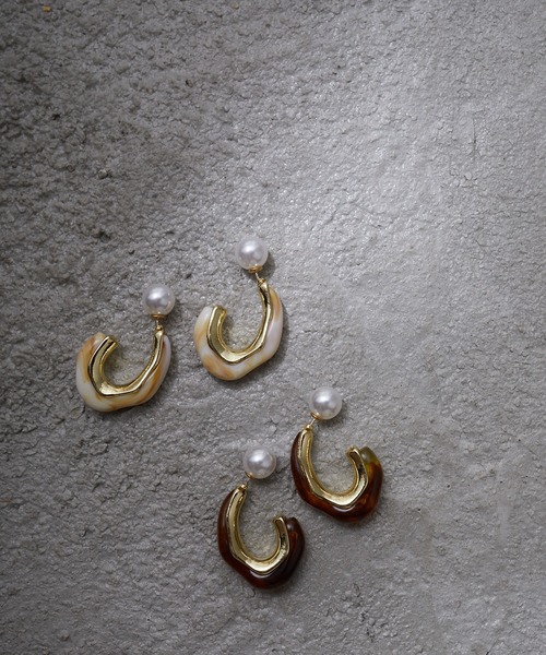 Birthday room（バースデイルーム）の「ドロップウェーブシルエットピアス（ピアス（両耳用）・レディース・ホワイト/ベージュ/ブラウン/クリア・FREE）」の14枚目の写真