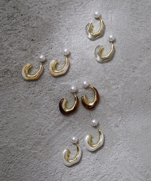 Birthday room（バースデイルーム）の「ドロップウェーブシルエットピアス（ピアス（両耳用）・レディース・ホワイト/ベージュ/ブラウン/クリア・FREE）」の15枚目の写真