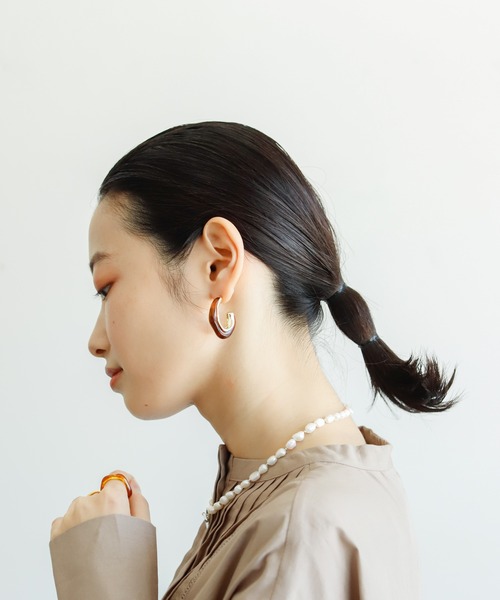 Birthday room（バースデイルーム）の「ドロップウェーブシルエットピアス（ピアス（両耳用）・レディース・ホワイト/ベージュ/ブラウン/クリア・FREE）」の20枚目の写真