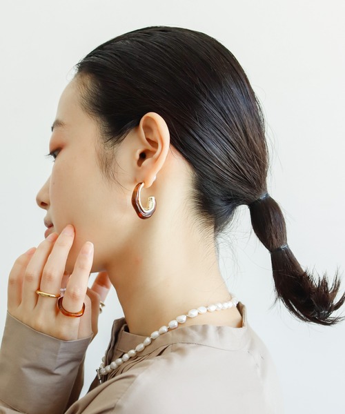 Birthday room（バースデイルーム）の「ドロップウェーブシルエットピアス（ピアス（両耳用）・レディース・ホワイト/ベージュ/ブラウン/クリア・FREE）」の21枚目の写真