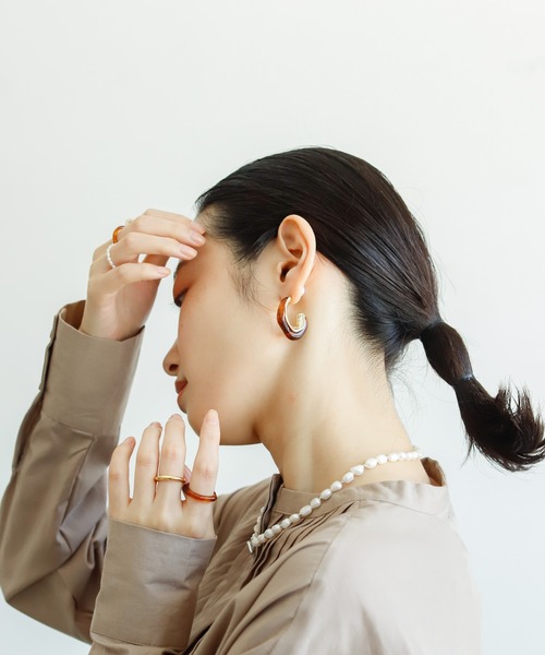 Birthday room（バースデイルーム）の「ドロップウェーブシルエットピアス（ピアス（両耳用）・レディース・ホワイト/ベージュ/ブラウン/クリア・FREE）」の22枚目の写真