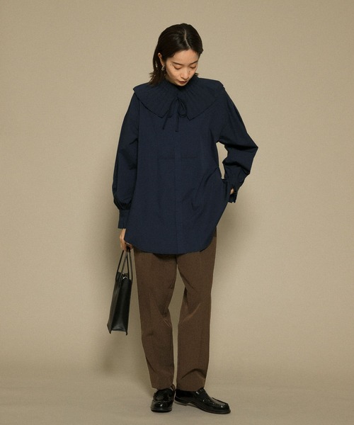 KBF（ケイビーエフ）の「illi　ワンタックスリムテーパードパンツ（その他パンツ・レディース・ブラック/ベージュ/ブラウン・38/36）」の6枚目の写真