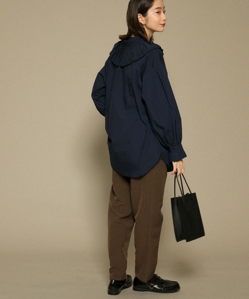 KBF（ケイビーエフ）の「illi　ワンタックスリムテーパードパンツ（その他パンツ・レディース・ブラック/ベージュ/ブラウン・38/36）」の8枚目の写真