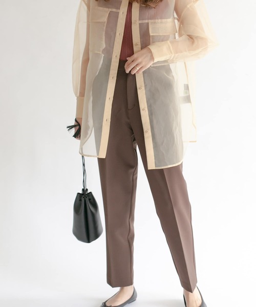 KBF（ケイビーエフ）の「illi　ワンタックスリムテーパードパンツ（その他パンツ・レディース・ブラック/ベージュ/ブラウン・38/36）」の11枚目の写真