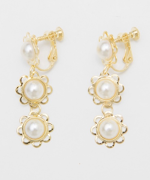 Newlyme（ニューリーミー）の「フラワーレーンピアスｏｒイヤリング（ピアス（両耳用）・レディース・ゴールド/シルバー/ゴールド系その他/シルバー系その他・FREE）」の4枚目の写真