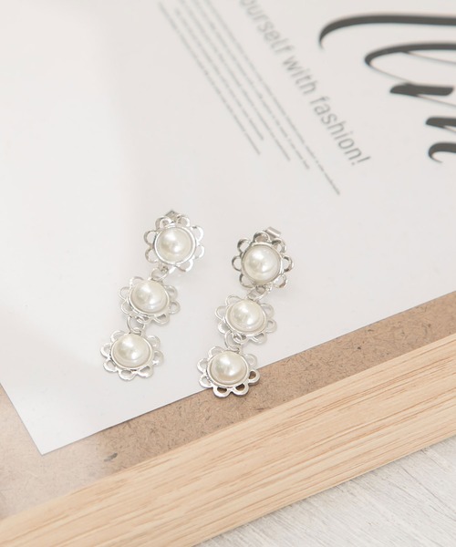 Newlyme（ニューリーミー）の「フラワーレーンピアスｏｒイヤリング（ピアス（両耳用）・レディース・ゴールド/シルバー/ゴールド系その他/シルバー系その他・FREE）」の8枚目の写真