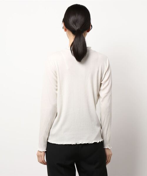 Samansa Mos2 blue（サマンサモスモスブルー）の「フリルネックリブロンT（Tシャツ/カットソー・レディース・ブラック/グレー/オフホワイト・MEDIUM/LARGE）」の4枚目の写真