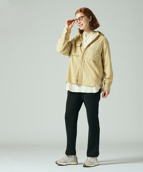 J.PRESS YORK STREET（ジェイプレスヨークストリート）の「【UNISEX】コーデュロイシャツ / デタッチャブルフード（シャツ/ブラウス・メンズ・グレー系/ベージュ系/オリーブ系/ライトグレー系7・SMALL/MEDIUM/LARGE）」の5枚目の写真