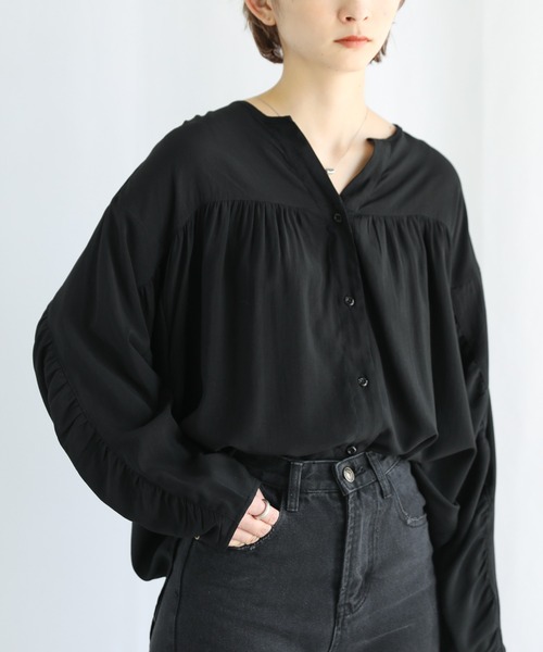 select MOCA(セレクトモカ)の「ギャザーデザインドルマンスリーブブラウス(シャツ/ブラウス・レディース・ブラック/オフホワイト/ライトグリーン/チェリーピンク・FREE)」の2枚目の写真