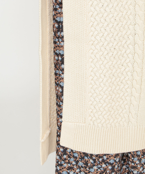 LBC(エルビーシー)の「ケーブルロングニットベスト(ニット/セーター・レディース・ホワイト/チャコールグレー・M)」の9枚目の写真