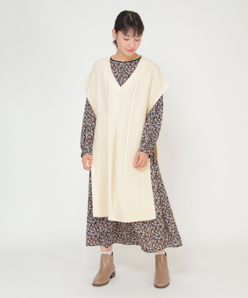 LBC(エルビーシー)の「ケーブルロングニットベスト(ニット/セーター・レディース・ホワイト/チャコールグレー・M)」の5枚目の写真