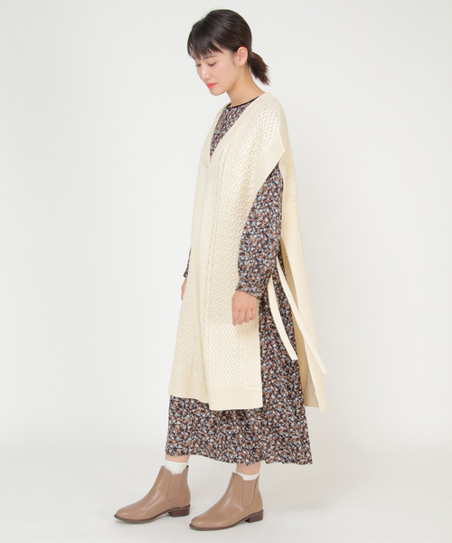 LBC(エルビーシー)の「ケーブルロングニットベスト(ニット/セーター・レディース・ホワイト/チャコールグレー・M)」の18枚目の写真