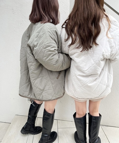 one after another NICE CLAUP（ワンアフターアナザーナイスクラップ）の「【ZOZO限定】リバーシブルで着こなし広がる！ノーカラーキルティングボアコート（ノーカラーコート・レディース・ブラック/オフホワイト/ライトカーキ/ライトベージュ・FREE）」の12枚目の写真