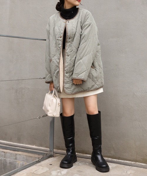 one after another NICE CLAUP（ワンアフターアナザーナイスクラップ）の「【ZOZO限定】リバーシブルで着こなし広がる！ノーカラーキルティングボアコート（ノーカラーコート・レディース・ブラック/オフホワイト/ライトカーキ/ライトベージュ・FREE）」の5枚目の写真