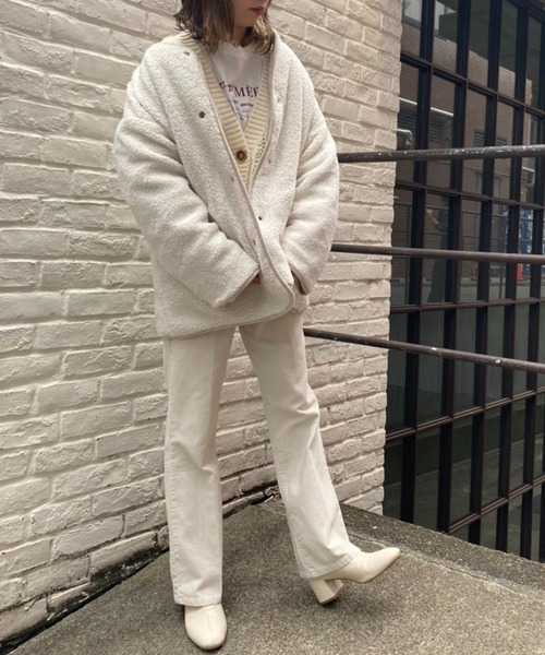 one after another NICE CLAUP（ワンアフターアナザーナイスクラップ）の「【ZOZO限定】リバーシブルで着こなし広がる！ノーカラーキルティングボアコート（ノーカラーコート・レディース・ブラック/オフホワイト/ライトカーキ/ライトベージュ・FREE）」の21枚目の写真