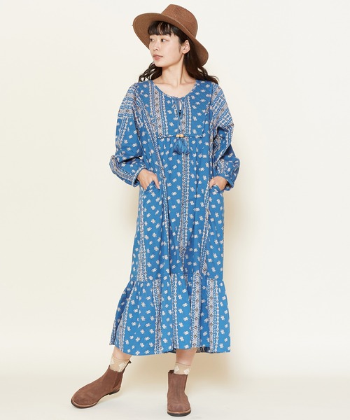 チャイハネ(チャイハネ)の「【チャイハネ】バンダナ柄ティアードワンピース(ワンピース・レディース・ベージュ/ブルー/オレンジ・FREE)」の3枚目の写真