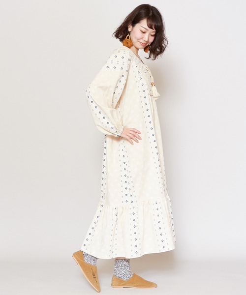 チャイハネ(チャイハネ)の「【チャイハネ】バンダナ柄ティアードワンピース(ワンピース・レディース・ベージュ/ブルー/オレンジ・FREE)」の12枚目の写真