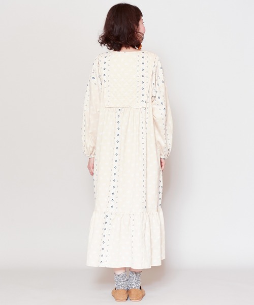 チャイハネ(チャイハネ)の「【チャイハネ】バンダナ柄ティアードワンピース(ワンピース・レディース・ベージュ/ブルー/オレンジ・FREE)」の13枚目の写真