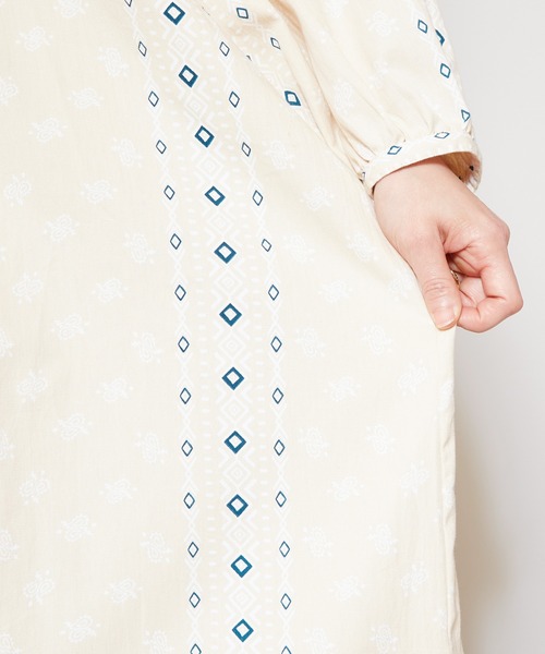 チャイハネ(チャイハネ)の「【チャイハネ】バンダナ柄ティアードワンピース(ワンピース・レディース・ベージュ/ブルー/オレンジ・FREE)」の14枚目の写真