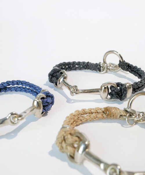 wakami(ワカミ)の「wakami × BEAMS / 別注 ビット ブレスレット(ブレスレット・メンズ・チャコールグレー/ブルー/ライトベージュ・ONE SIZE)」の22枚目の写真