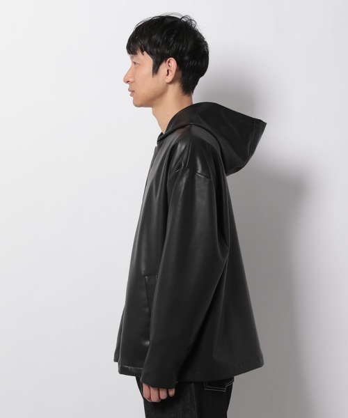 LAKOLE（ラコレ）の「フェイクレザーフードブルゾン / 261231（ブルゾン・メンズ・ブラック・MEDIUM/LARGE）」の10枚目の写真