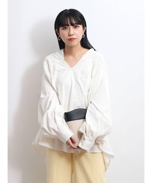 Ungrid（アングリッド）の「スリーブタックボリュームブラウス（シャツ/ブラウス・レディース・ブラック/オフホワイト/イエロー・FREE）」の2枚目の写真