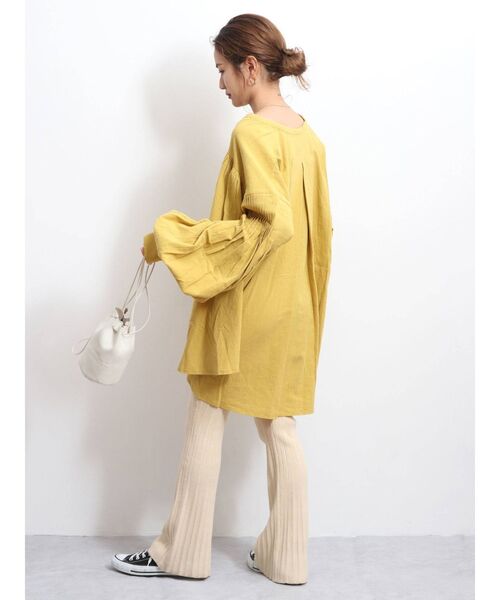 Ungrid（アングリッド）の「スリーブタックボリュームブラウス（シャツ/ブラウス・レディース・ブラック/オフホワイト/イエロー・FREE）」の6枚目の写真