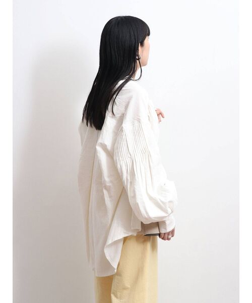 Ungrid（アングリッド）の「スリーブタックボリュームブラウス（シャツ/ブラウス・レディース・ブラック/オフホワイト/イエロー・FREE）」の19枚目の写真