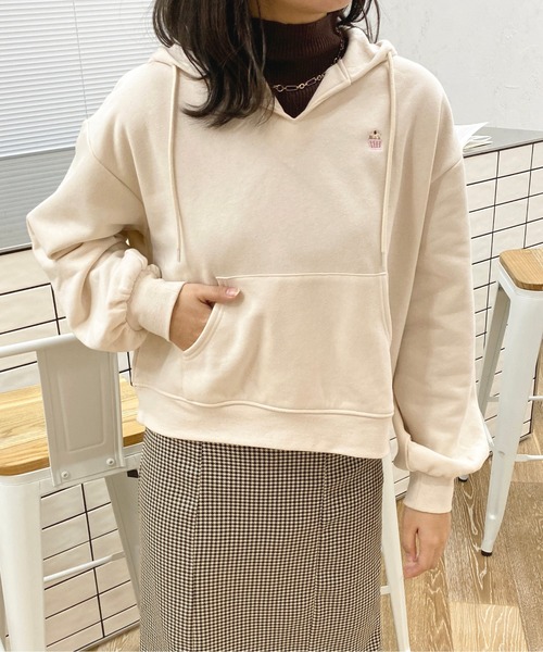 apres jour（アプレジュール）の「スリットネックパーカー【ZOZOTOWN限定アイテム】（パーカー・レディース・ピンク/アイボリー/ナチュラル・X-LARGE/フリー）」の17枚目の写真