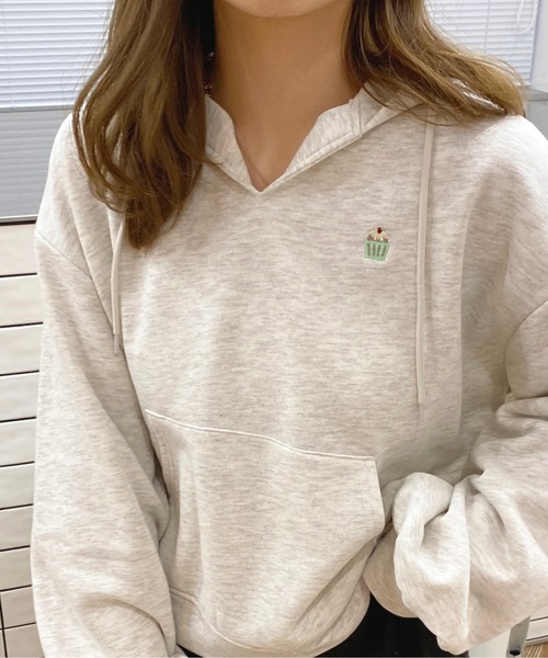 apres jour（アプレジュール）の「スリットネックパーカー【ZOZOTOWN限定アイテム】（パーカー・レディース・ピンク/アイボリー/ナチュラル・X-LARGE/フリー）」の9枚目の写真