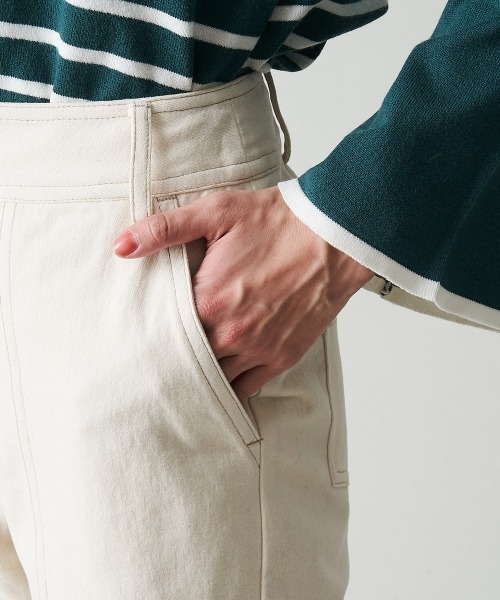 A de a.v.v（アードアー・ヴェ・ヴェ）の「(SET UP対応) デニムライクカラーフレアパンツ（デニムパンツ・レディース・アイボリー/ピンク/グリーン・36/38）」の14枚目の写真