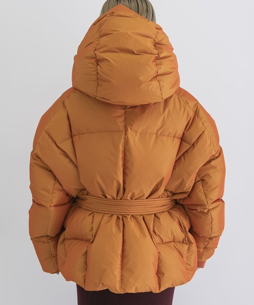 MAISON EUREKA(メゾンエウレカ)の「MAISON EUREKA PUFFER DOWN JACKET(ダウンジャケット/コート・レディース・オレンジ・SMALL)」の2枚目の写真