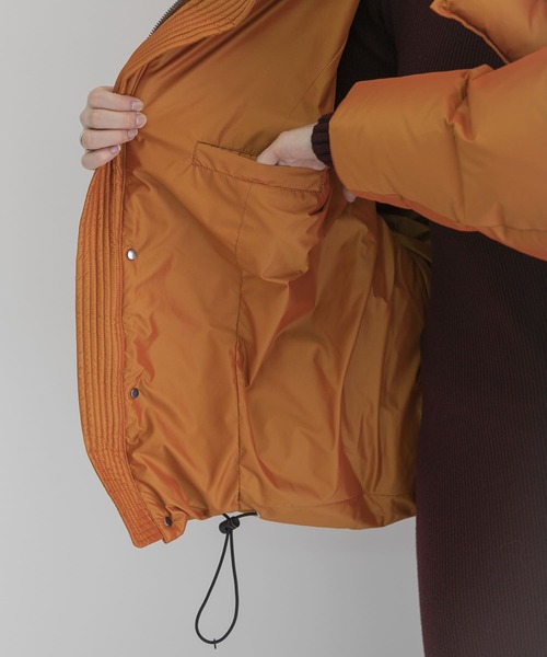MAISON EUREKA(メゾンエウレカ)の「MAISON EUREKA PUFFER DOWN JACKET(ダウンジャケット/コート・レディース・オレンジ・SMALL)」の8枚目の写真